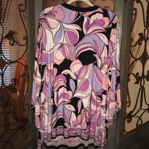 Avenue Tops - Plus size 26/28 long sleeve top. NWOT Avenue Tops - Plus size 26/28 long sleeve top. NWOT